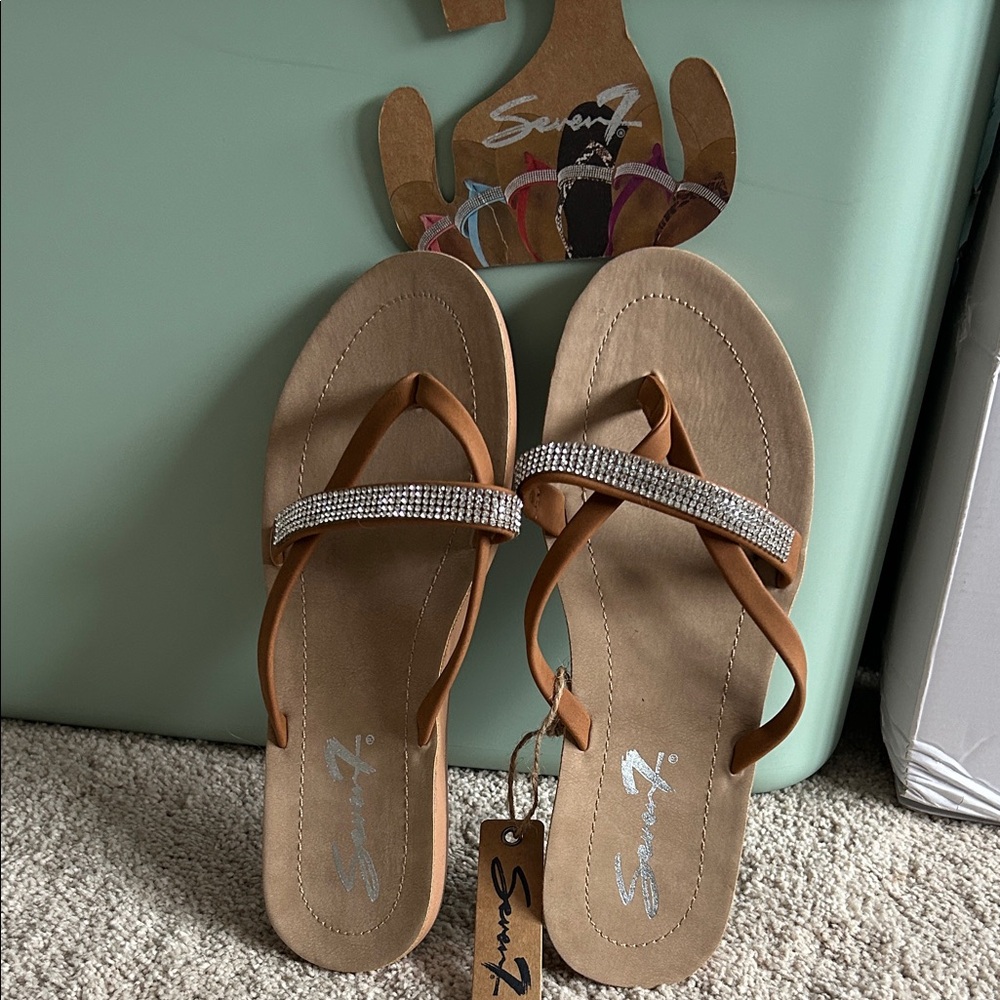 NWT-Seven7 Women's Brown Sandals with Rhinestone Detail Sz 9